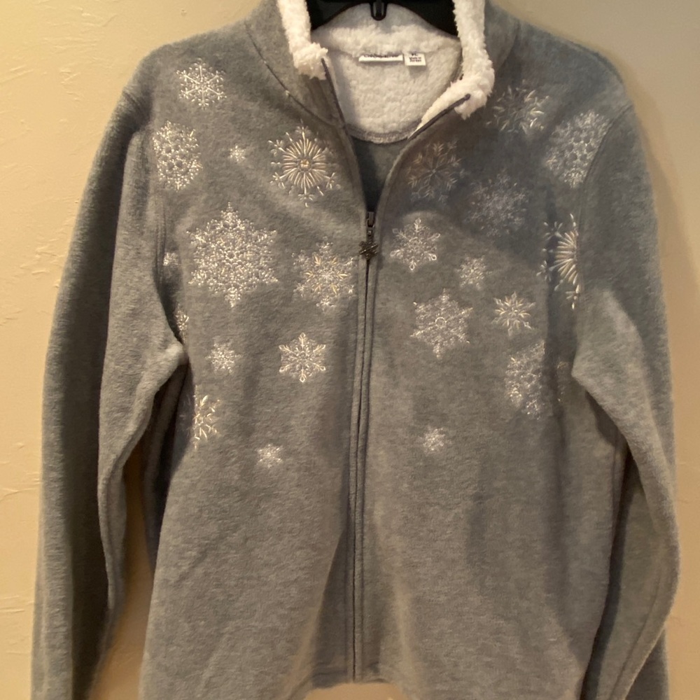 Croft & Barrow Gray sweater with snowflake design.